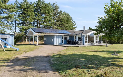Ilsi - 275M from the Sea: Hjem, Sommerhus, Veranda, Sidespor, Stuehus, Udendørs Struktur