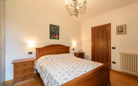 Le Rose di Rosanna: Møbel, Komfort, Bygning, Cabinetry, Træ, Belysning, Seng, Indretning, Bed Frame, Skuffe
