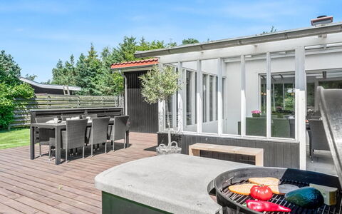 Ansine - 500M from the Sea: Træ, Tag, Arkitektur, Hjem, Hus, Sommerhus, Sidespor, Hårdttræ, Hældning, Estate