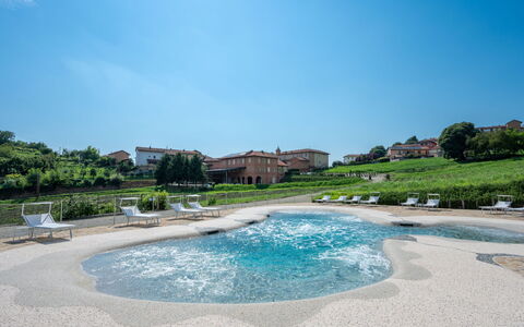 Le Corti di San Rocco: Bord, Møbel, Ejendom, Couch, Azure, Træ, Stue, Indretning, Etage, Komfort