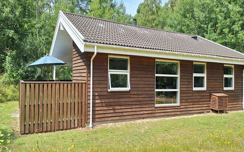 Emmie - 1.2Km from the Sea: Tag, Hus, Boligområde, Hjem, Estate, Sommerhus, Design