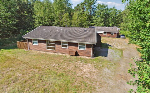Emmie - 1.2Km from the Sea: Tag, Hus, Boligområde, Hjem, Estate, Sommerhus, Design