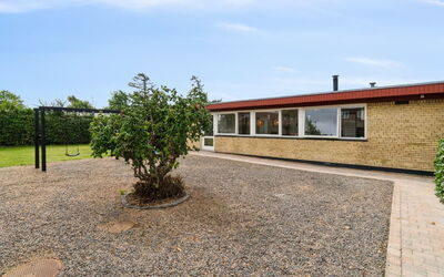 Simon - 1Km from the Sea