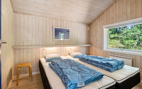 Nea - 600M from the Sea: Træ, Soveværelse, Hjem, Hårdttræ, Sommerhus, Loft, Sengetøj, Seng, Bed Frame, Planke