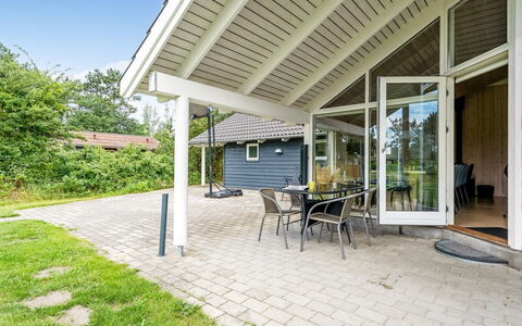 Dorde - 600M from the Sea: Tag, Hus, Hjem, Sommerhus, Dør, Sidespor, Dæk, Veranda, Planke, Hårdttræ