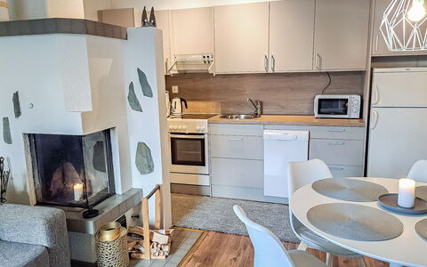 Rukaköngäs 27: Møbel, Indretning, Gulvbelægning, Træ, Etage, Værelse, Loft, Køkken, Belysning, Lejlighed