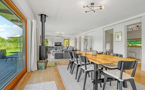 Nielsigne - 1.3Km from the Sea: Tag, Hus, Land Lot, Hjem, Sommerhus, Estate, Garden Bygninger, Skygge, Bjælkehytte, Landscaping