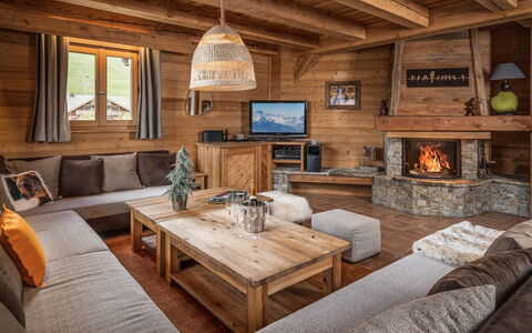 Chalet Lièvre Blanc: Bord, Møbel, Ejendom, Billedramme, Træ, Vindue, Indretning, Stue, Etage, Væg