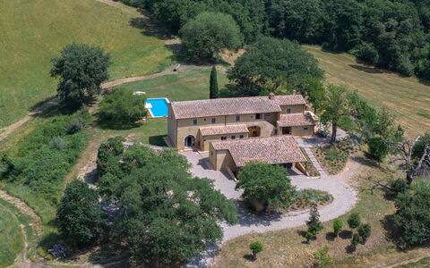 Villa Aiale: Bygning, Hus, Hjem, Boligområde, Tag, Estate, Sommerhus, Arkitektur, Stuehus, Landskab