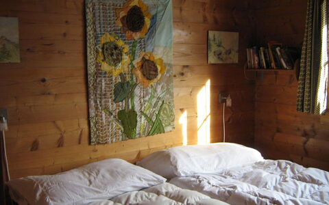 Sunneschy 1. Og Süd: Ejendom, Møbel, Komfort, Træ, Textile, Bed Frame, Indretning, Hus, Seng, Arkitektur