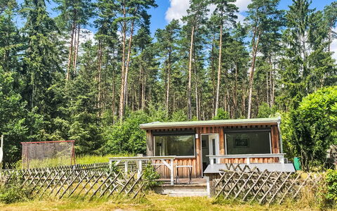 Am Pälitzsee: Himmel, Plante, Bygning, Vindue, Træ, Træ, Land Lot, Sommerhus, Hus, Landskab