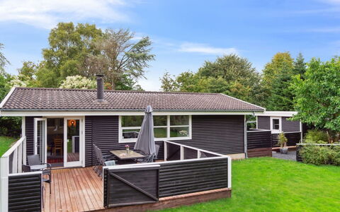 Franke - 2.1Km to the Fjord: Træ, Tag, Hjem, Hus, Arkitektur, Sidespor, Land Lot, Sommerhus, Skur, Garden Bygninger