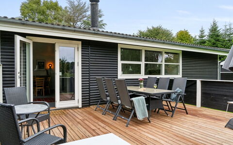 Franke - 2.1Km to the Fjord: Træ, Tag, Hjem, Hus, Arkitektur, Sidespor, Land Lot, Sommerhus, Skur, Garden Bygninger