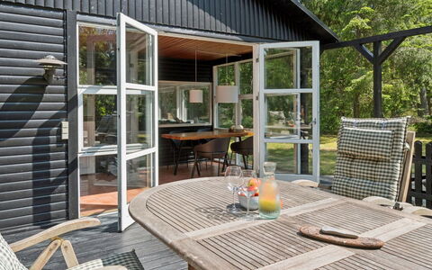 Eirik - 700M from the Sea: Træ, Hjem, Veranda, Dæk, Hårdttræ, Tag, Bejdse, Trægulve, Eco Hotel