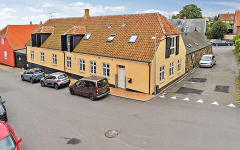 Vivina - 200M from the Sea: Træ, Tag, Arkitektur, Hjem, Hus, Sommerhus, Sidespor, Hårdttræ, Hældning, Estate