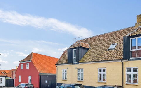 Vivina - 200M from the Sea: Træ, Tag, Arkitektur, Hjem, Hus, Sommerhus, Sidespor, Hårdttræ, Hældning, Estate