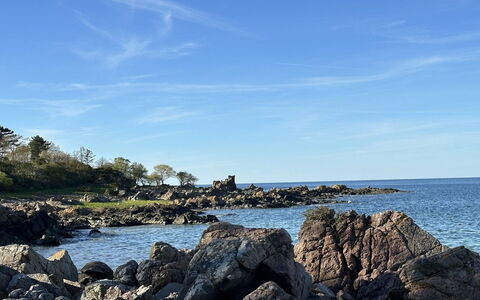 Makrina - 150M from the Sea: Blå, Vand, Rots, Kyst, Coastal Og Oceaniske Landskabsformer, Naturlige Landskab, Horisont, Hav, Kyst, Sommer