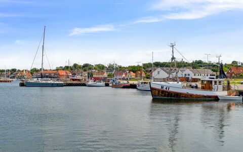 Ginie - 70M from the Sea: Båd, Vandfartøjer, Vandvej, Mast, Marina, Både Og Sejlsport - Udstyr Og Materiel, Havn, Havn, Kanal, Skibskonstruktion