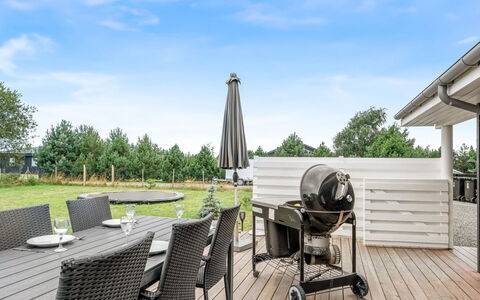 Imke - 1Km from the Sea: Hjem, Land Lot, Udendørs Møbler, Have, Skygge, Stol, Landscaping, Lawn, Gård, Estate