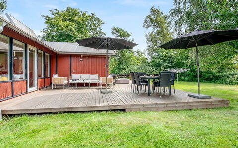Vickie - 600M from the Sea: Træ, Hjem, Veranda, Dæk, Hårdttræ, Tag, Bejdse, Trægulve, Eco Hotel