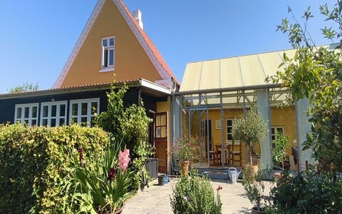 Huno - 2Km from the Sea: Hus, Tag, Hjem, Sommerhus, Skygge, Gård, Have, Sidespor, Estate, Udendørs Møbler
