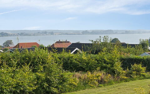 Alka - 500M from the Sea: Himmel, Blå, Grøn, Sky, Coastal Og Oceaniske Landskabsformer, Hav, Kyst, Eng, Ocean, Lawn