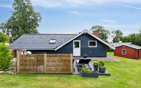Erke - 800M from the Sea: Blå, Busk, Sommerhus, Bunddække, Have, Estate, Skygge, Landscaping, Stuehus, Eco Hotel