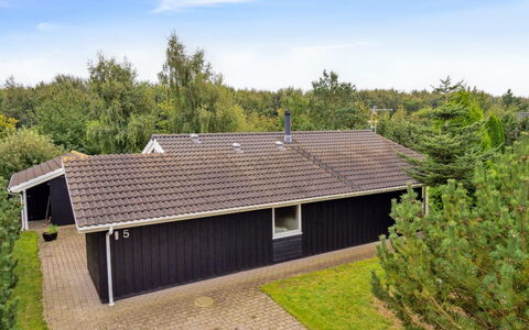 Eljena - 700M from the Sea: Tag, Hus, Hjem, Sommerhus, Dør, Sidespor, Dæk, Veranda, Planke, Hårdttræ