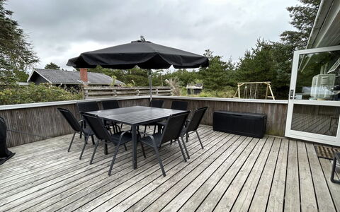Pietari - 600M from the Sea: Tag, Hus, Hjem, Sommerhus, Dør, Sidespor, Dæk, Veranda, Planke, Hårdttræ
