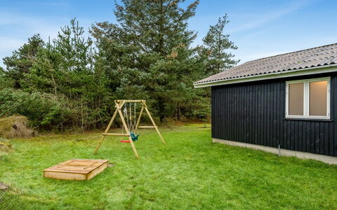 Pietari - 600M from the Sea: Tag, Hus, Hjem, Sommerhus, Dør, Sidespor, Dæk, Veranda, Planke, Hårdttræ