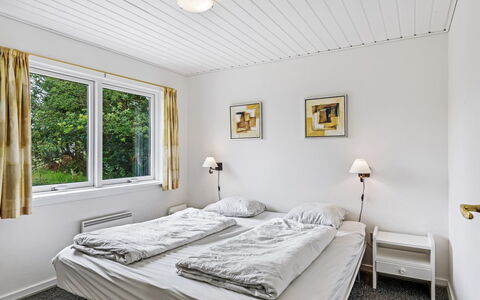 Ljiljana - 2Km from the Sea: Soveværelse, Seng, Hjem, Sengetøj, Sengetøj, Loft, Bed Frame, Pude, Hotel, Fryser