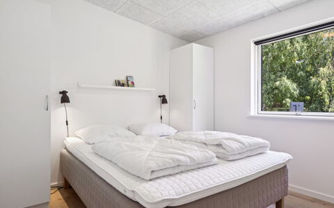 Gertraude - 800M from the Sea: Loft, Indretning, Soveværelse, Etage, Værelse, Gulvbelægning, Seng, Bed Frame, Lejlighed, Sengetøj