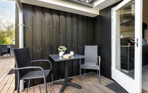 Soeren - 300M from the Sea: Træ, Hjem, Veranda, Dæk, Hårdttræ, Tag, Bejdse, Trægulve, Eco Hotel