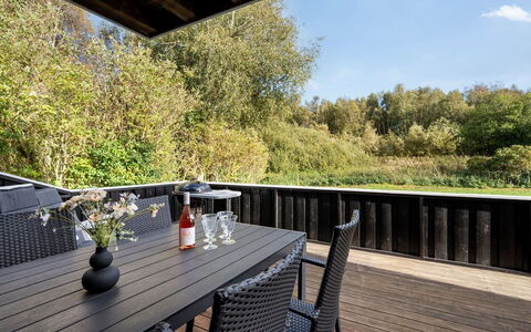 Soeren - 300M from the Sea: Træ, Hjem, Veranda, Dæk, Hårdttræ, Tag, Bejdse, Trægulve, Eco Hotel