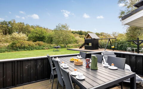 Soeren - 300M from the Sea: Træ, Hjem, Veranda, Dæk, Hårdttræ, Tag, Bejdse, Trægulve, Eco Hotel