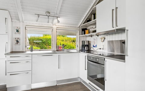 Lauha - 400M from the Sea: Køkken, Større Bandage, Køkken Apparat, Countertop, Gulvbelægning, Indretning, Husholdningsapparat, Etage, Cabinetry, Hjem
