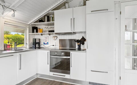 Lauha - 400M from the Sea: Køkken, Køkken Apparat, Større Bandage, Countertop, Gulvbelægning, Indretning, Cabinetry, Loft, Husholdningsapparat, Etage