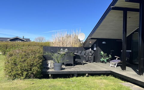 Lauha - 400M from the Sea: Tag, Hjem, Skygge, Sidespor, Have, Backyard, Gård, Sommerhus, Lawn, Landscaping