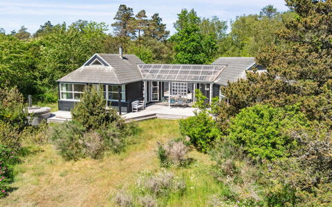 Klint - 25M from the Sea: Tag, Hjem, Dør, Sommerhus, Skygge, Sidespor, Gård, Estate, Backyard
