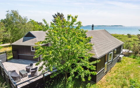 Klint - 25M from the Sea: Tag, Hjem, Dør, Sommerhus, Skygge, Sidespor, Gård, Estate, Backyard