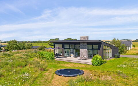 Bæver - 200M from the Sea: Træ, Hjem, Veranda, Dæk, Hårdttræ, Tag, Bejdse, Trægulve, Eco Hotel