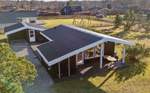 Mirkka - 200M from the Sea: Græs, Græs-, Land Lot, Sommerhus, Landdistrikt, Eng, Garden Bygninger, Have, Skur