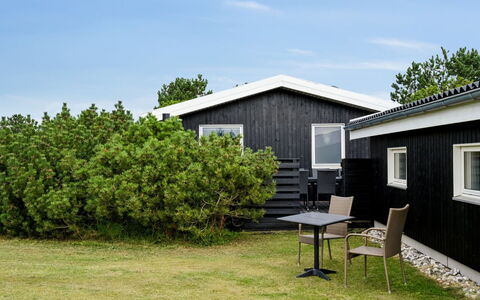 Mirkka - 200M from the Sea: Græs, Græs-, Land Lot, Sommerhus, Landdistrikt, Eng, Garden Bygninger, Have, Skur