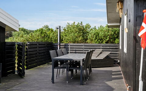 Mirkka - 200M from the Sea: Græs, Græs-, Land Lot, Sommerhus, Landdistrikt, Eng, Garden Bygninger, Have, Skur