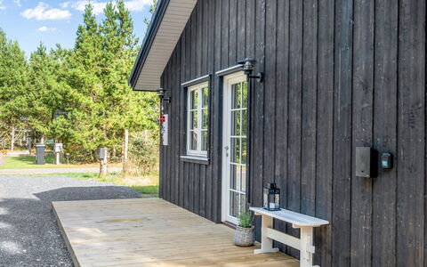 Gedda - from the Sea: Hjem, Sommerhus, Dør, Estate, Skygge, Sidespor, Hårdttræ, Garden Bygninger, Veranda, Design