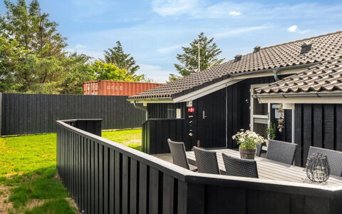 Ani - 700M from the Sea: Tag, Hjem, Have, Backyard, Landscaping, Lawn, Skygge, Gård, Sommerhus, Sidespor