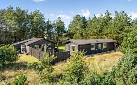 Josina - 1.3Km from the Sea: Bjergrige Landskabsformer, Bjerg, Bakke, Bjergkæde, Hill Station, Menneskelig Bosættelse, Urban Design, Alps, Dal, Topmøde