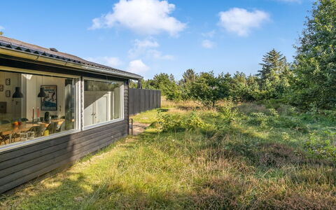 Josina - 1.3Km from the Sea: Bjergrige Landskabsformer, Bjerg, Bakke, Bjergkæde, Hill Station, Menneskelig Bosættelse, Urban Design, Alps, Dal, Topmøde