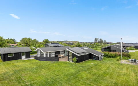 Dagmar - 500M from the Sea: Bjergrige Landskabsformer, Bjerg, Bakke, Bjergkæde, Hill Station, Menneskelig Bosættelse, Urban Design, Alps, Dal, Topmøde