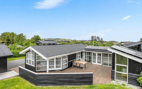 Dagmar - 500M from the Sea: Bjergrige Landskabsformer, Bjerg, Bakke, Bjergkæde, Hill Station, Menneskelig Bosættelse, Urban Design, Alps, Dal, Topmøde